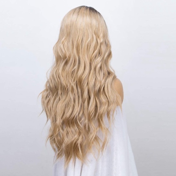 22” BLONDE OMBRÉ WAVY  LACE FRONT WIG  *NEW*